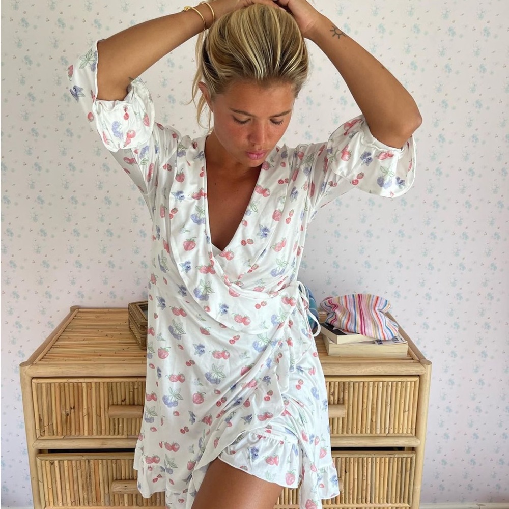 Djerf Avenue Summer Berries Robe